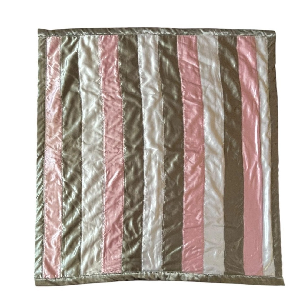 A7-Soft pink and white baby blanket with a touch of glamour #babyblanket